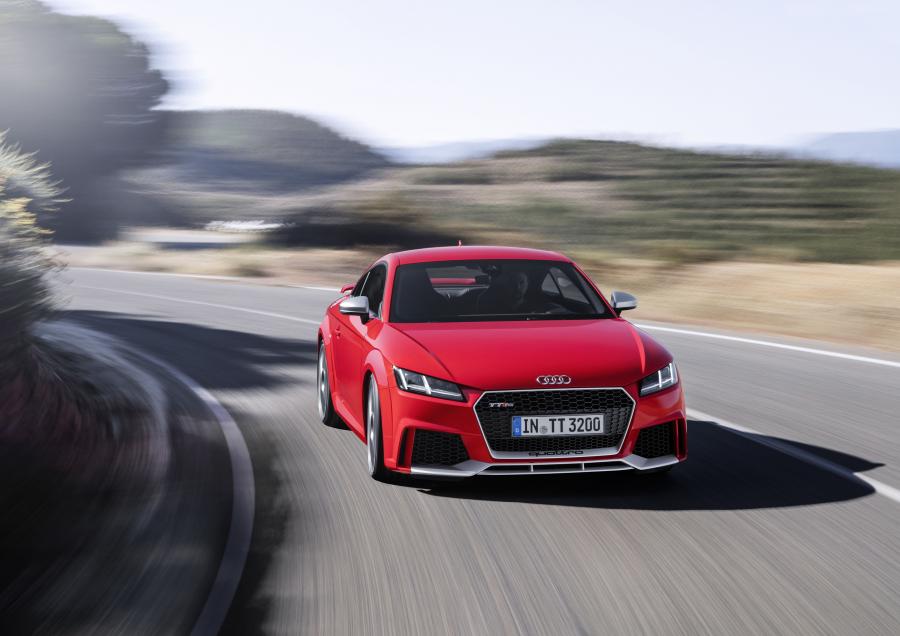 Audi TT RS Coupe (8S) 2016 года  (WW) (фото 29 из 57)